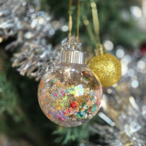 Bauble decorating