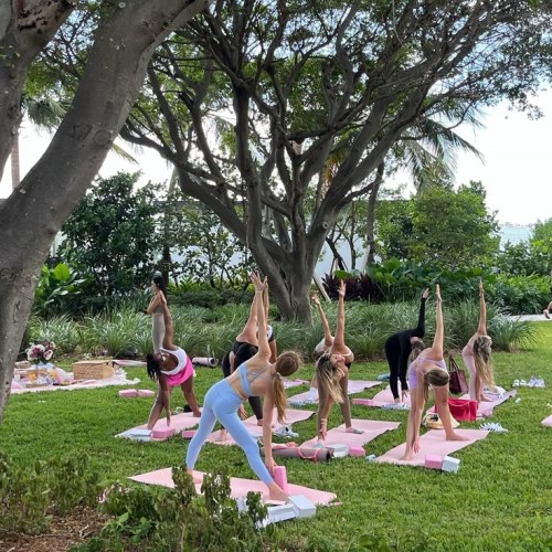 Yoga in the park 1770